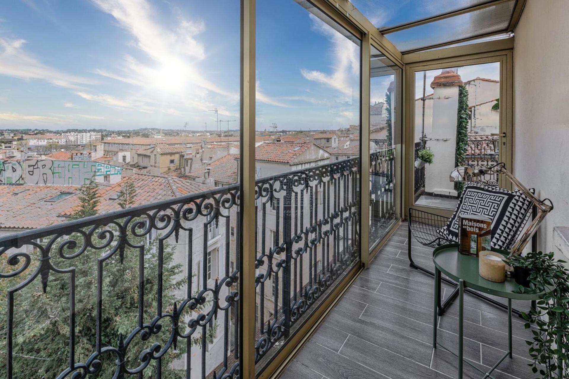La Terrasse, Vue Sur Les Toits De